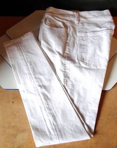 lot 198 image: Ann Taylor The Skinny Sculpting Pocket Mid Rise Skinny Jeans Womens Size 6