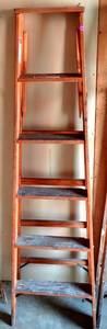 lot 202 image: SIX FOOT A FRAME PAINTERS LADDER - WOOD - VERY GOOD CONDITION