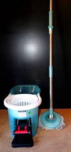 lot 297 image: SPEED RINSE MOP AND BUCKET