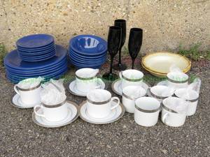 lot 64 image: Platinum Buffet and Whole Wheat Dishware with Black Onyx Wine glass