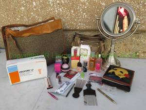 lot 66 image: Beauty Supplies including Hartmann Luggage purse