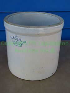lot 105 image: Marshall pottery crock pot