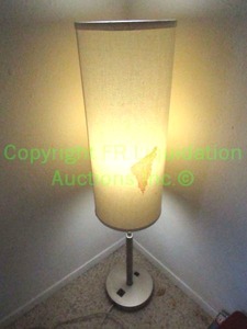 lot 161 image: Accent lamp with outlet in base