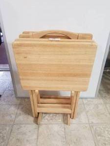 lot 29 image: Set of 4 wooden TV trays with stand (B)