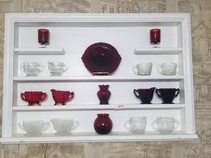 lot 66 image: Selection of red and clear glassware (B)