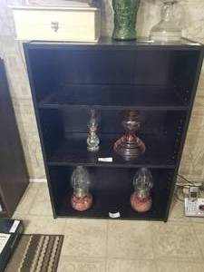 lot 44 image: Wood shelf - 12x25x35 - no contents (B)