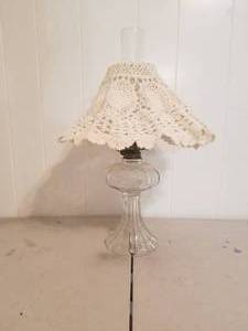 lot 54 image: Vintage oil lamp with glove shade (B)