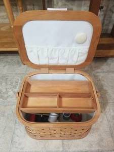 lot 57 image: Sewing box and accessories (B)