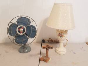 lot 59 image: Vintage Handybreeze fan and lamp and cross made from reclaimed lumber from the stockyards (B)