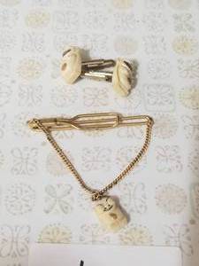 lot 100 image: Vintage Asian themed-Budha tie clasp and cufflinks - possible ivory (C)