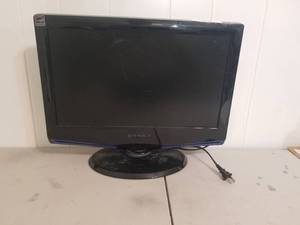 lot 28 image: Dynex TV and DVD combo (B)