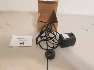 lot 74 image: Small submersible pump (B)