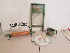 lot 78 image: Home decor. items (B)