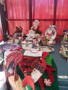 lot 96 image: Christmas decorations lot (A)