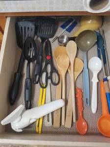 lot 111 image: Kitchen drawer lot (3) (C)