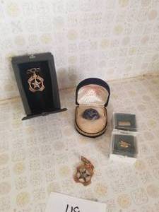 lot 118 image: Air Force ring and more (C)