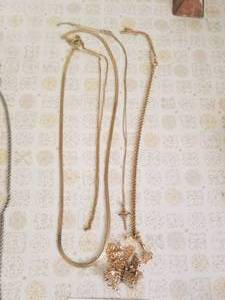 lot 121 image: Jewelry lot - necklaces (C)