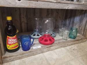 lot 134 image: Kitchen shelf lot (C)