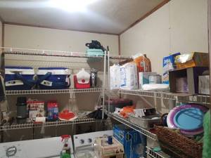 lot 135 image: Pantry shelf lot (C)