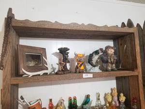 lot 154 image: Shelf lot (D)
