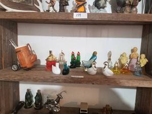 lot 155 image: Shelf lot (D)