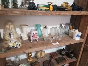 lot 157 image: Shelf lot (D)