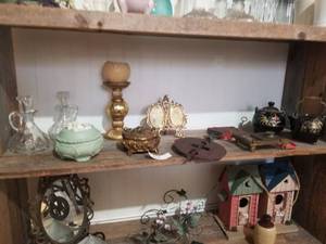 lot 158 image: Shelf lot (D)