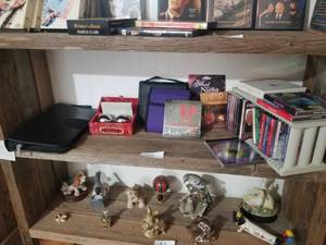 lot 162 image: Shelf lot (D)
