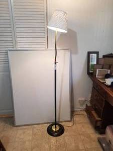 lot 189 image: Vintage floor lamp (D)