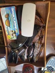 lot 187 image: Selection of reading and sunglasses (D)