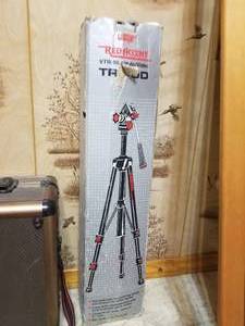 lot 206 image: Camera tripod (E)