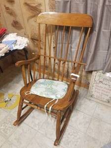 lot 210 image: Wood rocking chair - will need some repairs (E)