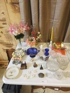 lot 220 image: Selection of Home Decor. (E)