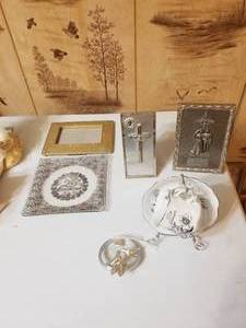 lot 221 image: Selection of Anniversary gifts (E)