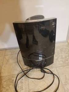 lot 231 image: Bionaire humidifier (E)