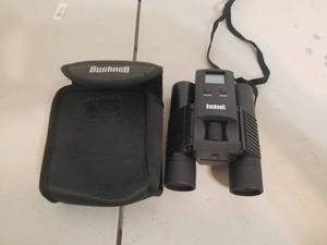 lot 240 image: Bushnell video binoculars (E)