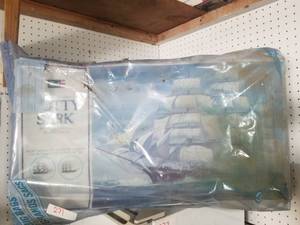 lot 271 image: Cutty Shark model - not known if complete (G)