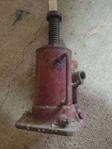 lot 284 image: Floor jack (G)