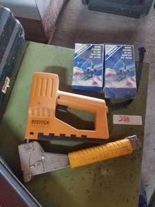 lot 288 image: Selection of tools, hammer stapler and electric stapler and dremel items (G)