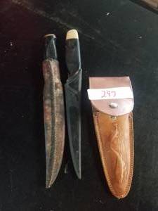 lot 297 image: Fishing lot - 2 fillet knifes and scissors (G)