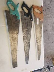 lot 299 image: Selection of 3 handsaws (G)