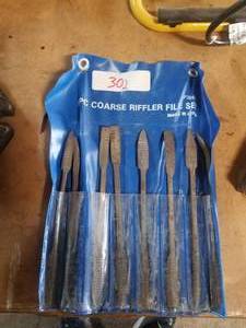 lot 302 image: Coarse riffler file set (G)