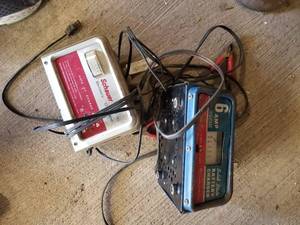 lot 315 image: Selection of 2 battery chargers (G)
