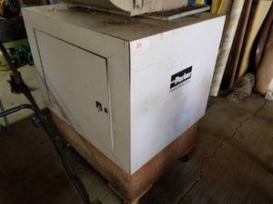 lot 319 image: Large rolling cabinet (G)