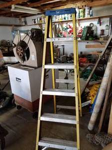 lot 320 image: 6-foot Louisville Ladder (G)