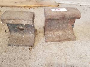 lot 340 image: Selection of 2 railroad rails for anvils (F)