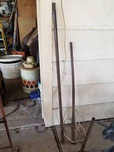 lot 345 image: Selection of 2 steel prybreaker bars (F)