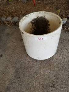 lot 352 image: Stoneware crock (F)