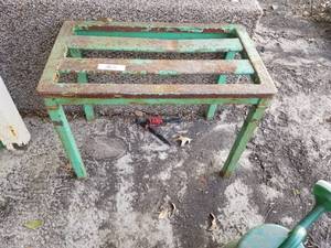 lot 357 image: Vintage metal side table (F)