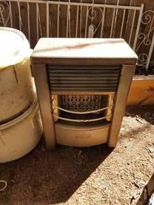 lot 362 image: Vintage gas heater (F)